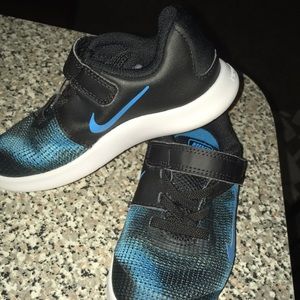 Nike kids shoes gently used
